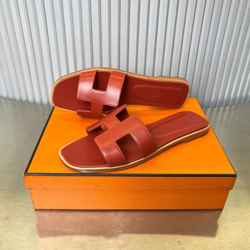 H**mes slippers